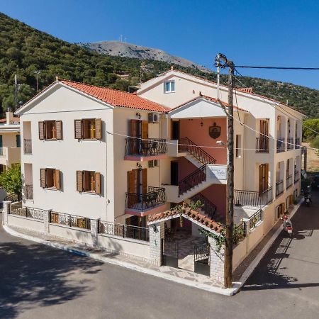 Alexatos Studios & Apartments Agia Efimia Bagian luar foto