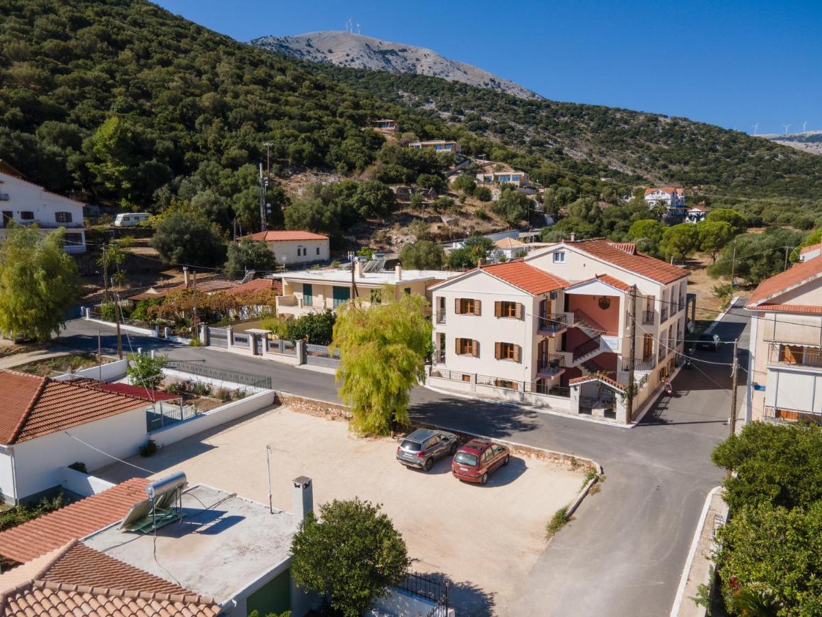 Alexatos Studios & Apartments Agia Efimia Bagian luar foto