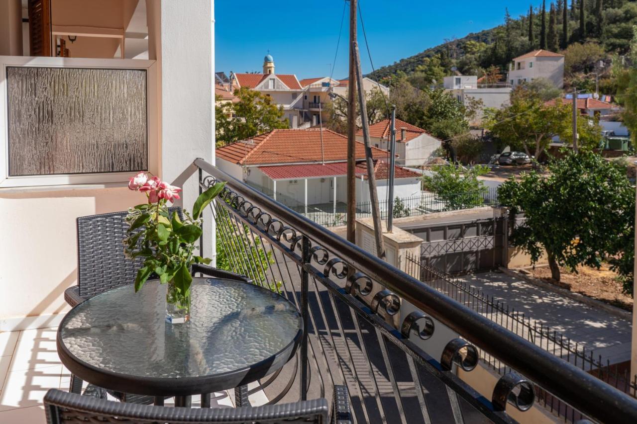 Alexatos Studios & Apartments Agia Efimia Bagian luar foto