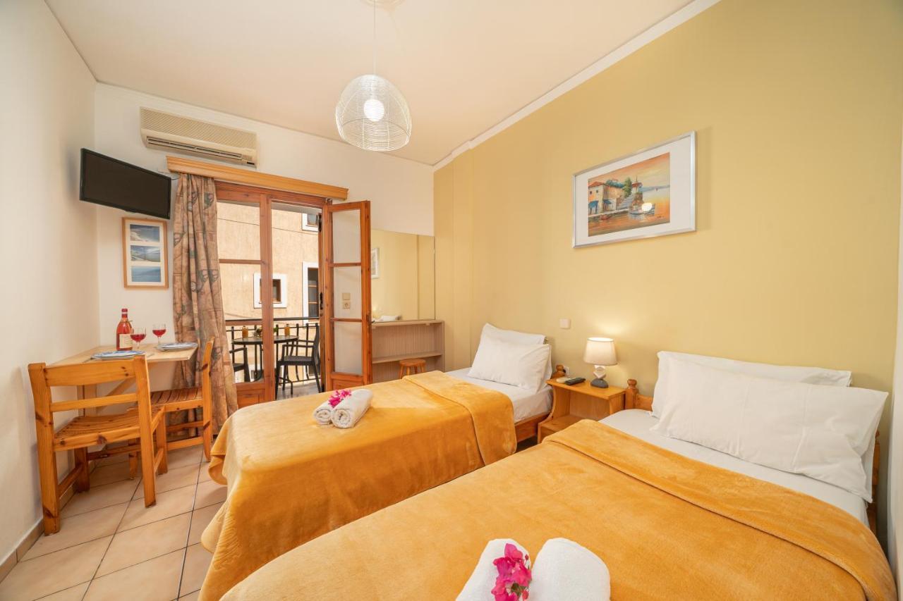 Alexatos Studios & Apartments Agia Efimia Bagian luar foto