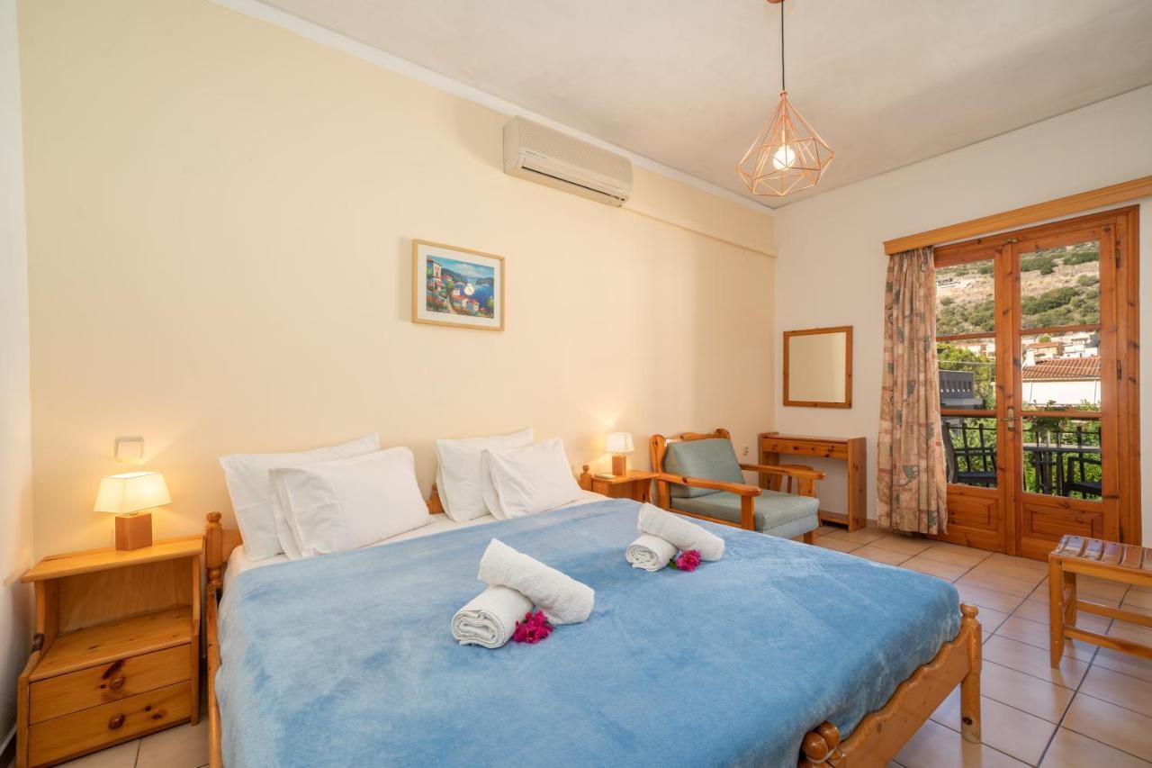 Alexatos Studios & Apartments Agia Efimia Bagian luar foto
