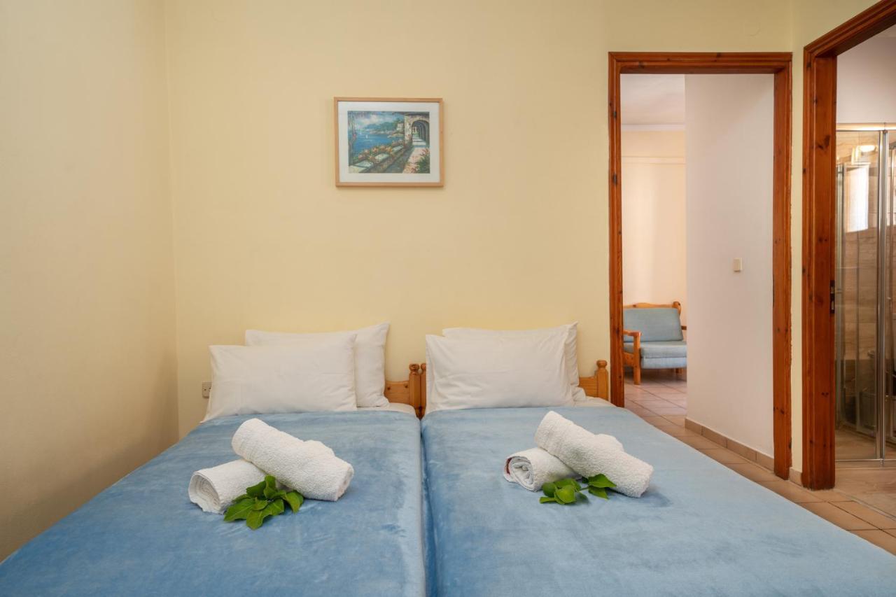 Alexatos Studios & Apartments Agia Efimia Bagian luar foto