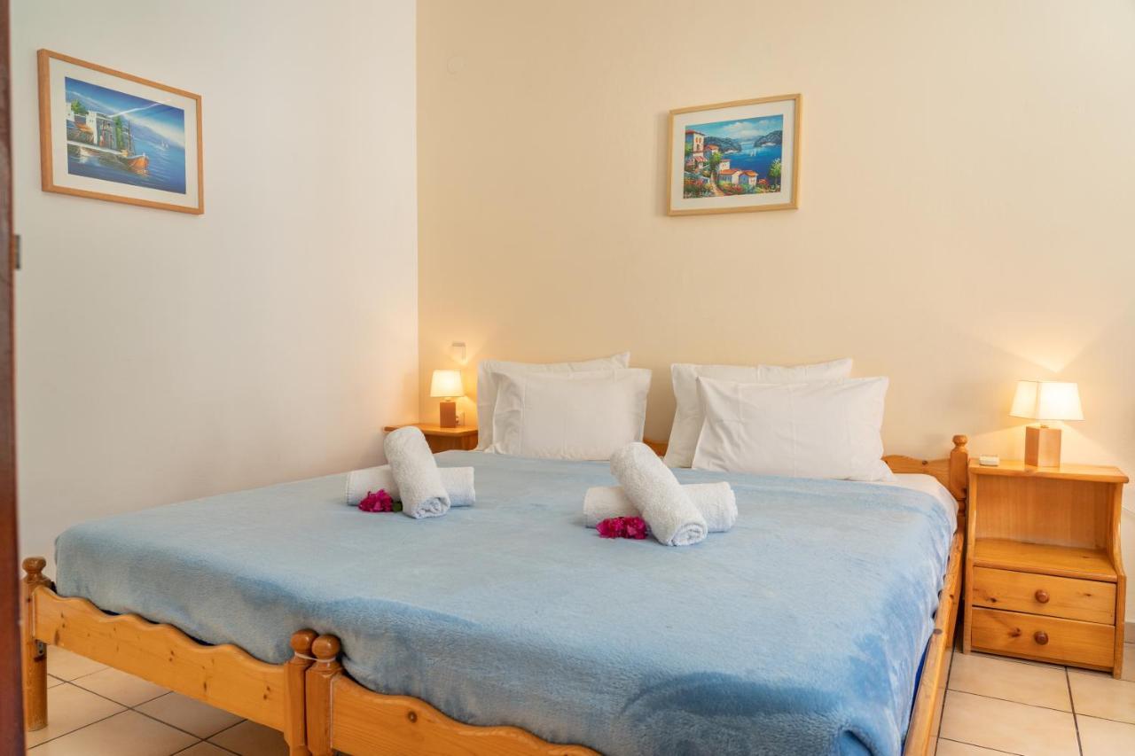 Alexatos Studios & Apartments Agia Efimia Bagian luar foto