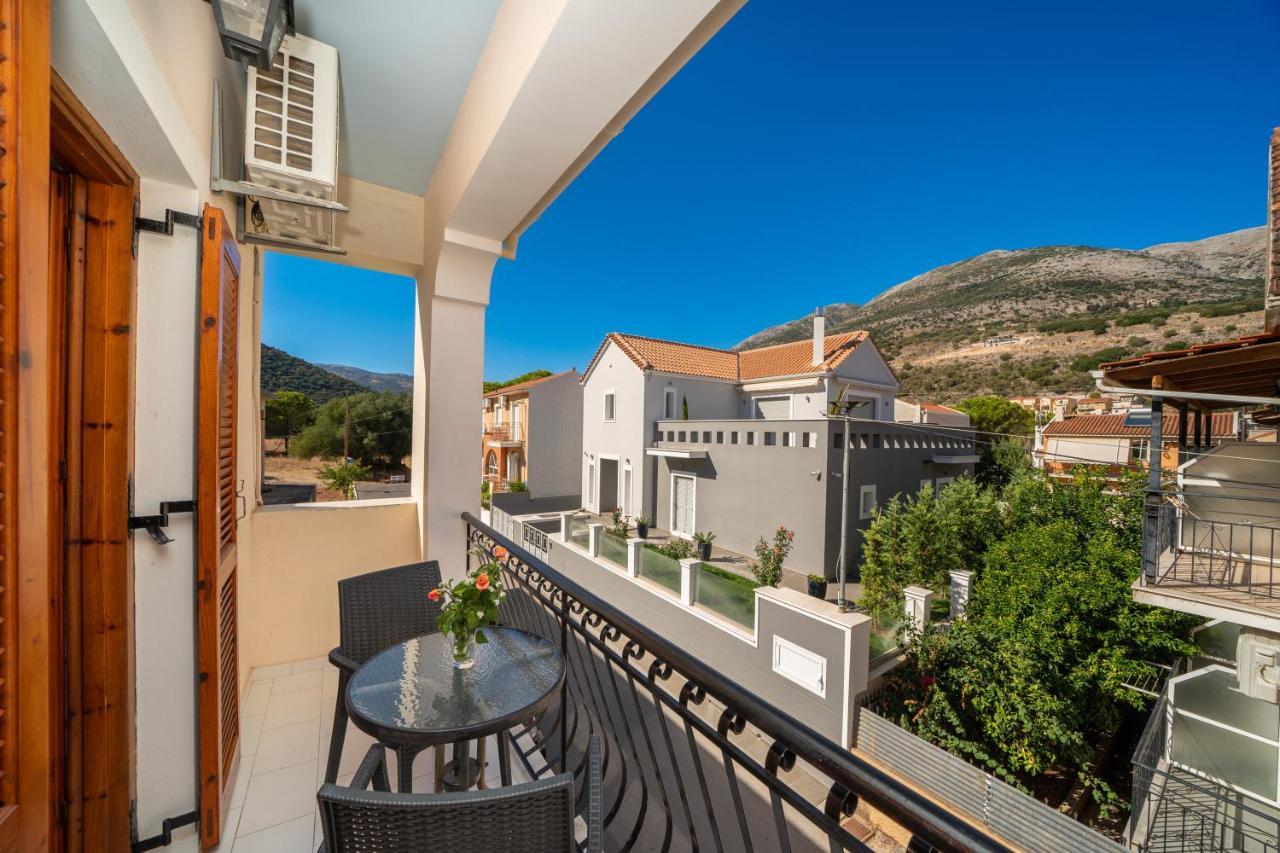 Alexatos Studios & Apartments Agia Efimia Bagian luar foto