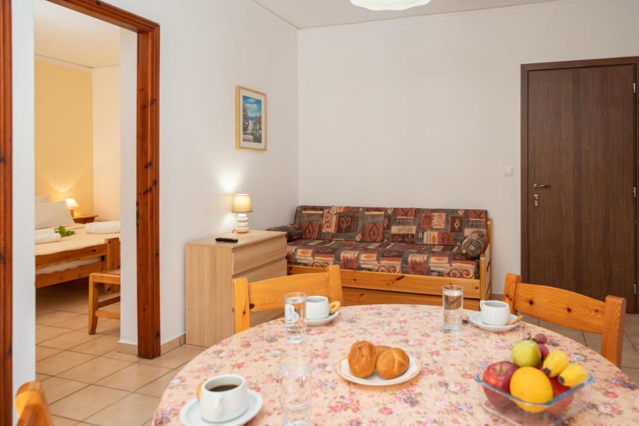 Alexatos Studios & Apartments Agia Efimia Bagian luar foto