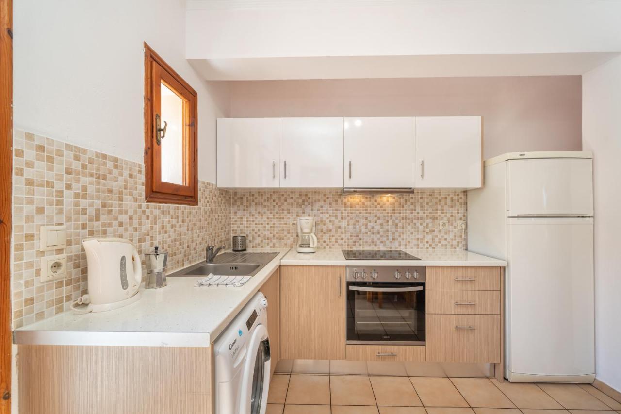 Alexatos Studios & Apartments Agia Efimia Bagian luar foto