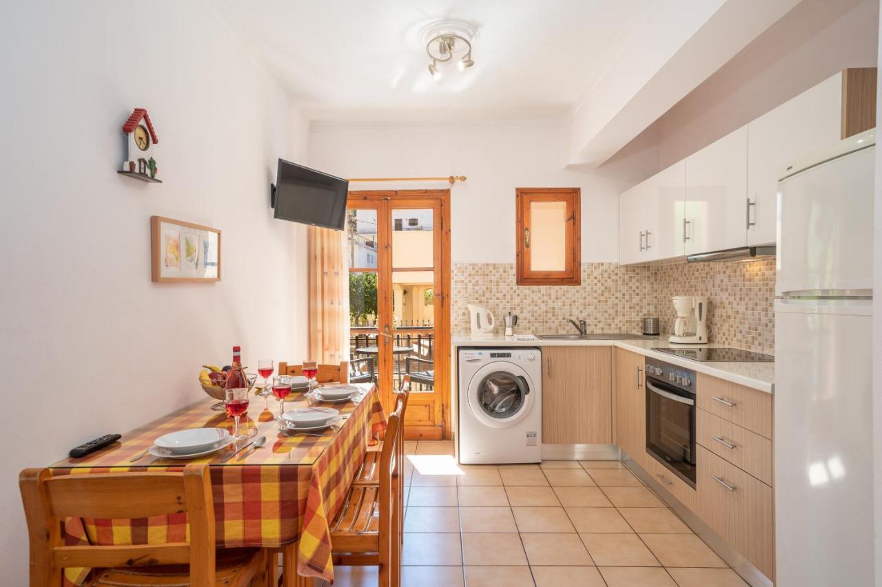 Alexatos Studios & Apartments Agia Efimia Bagian luar foto