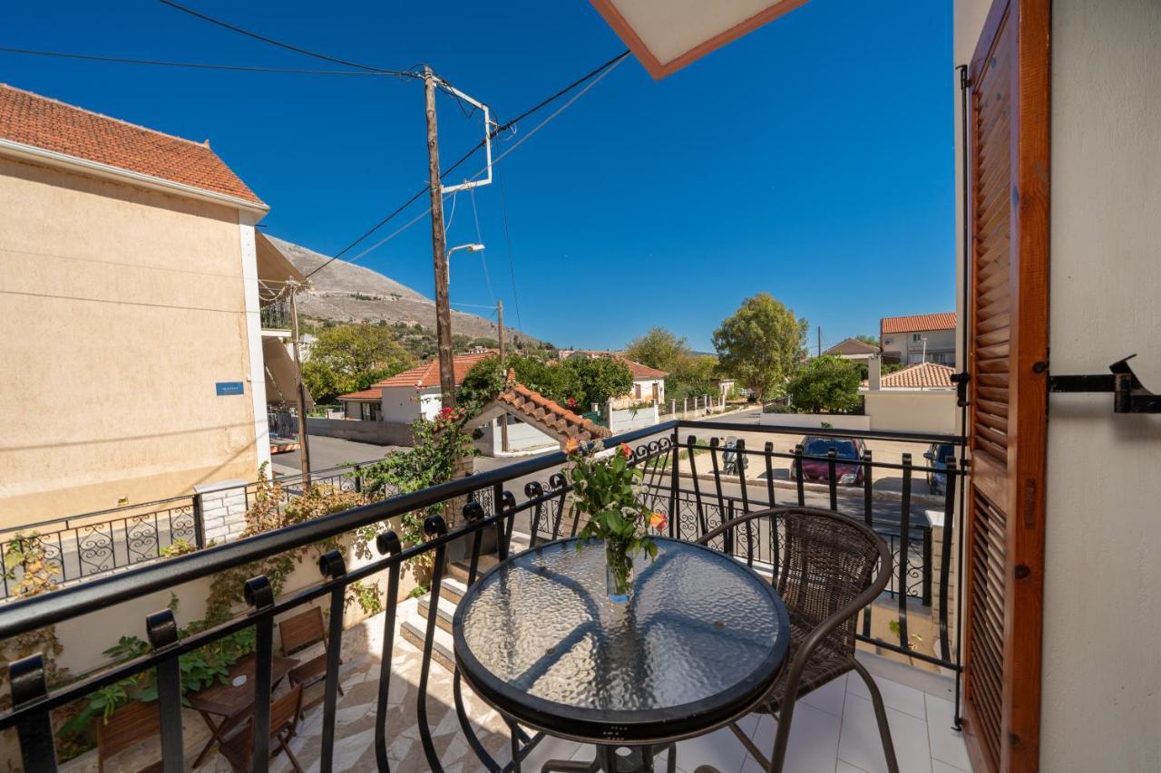 Alexatos Studios & Apartments Agia Efimia Bagian luar foto