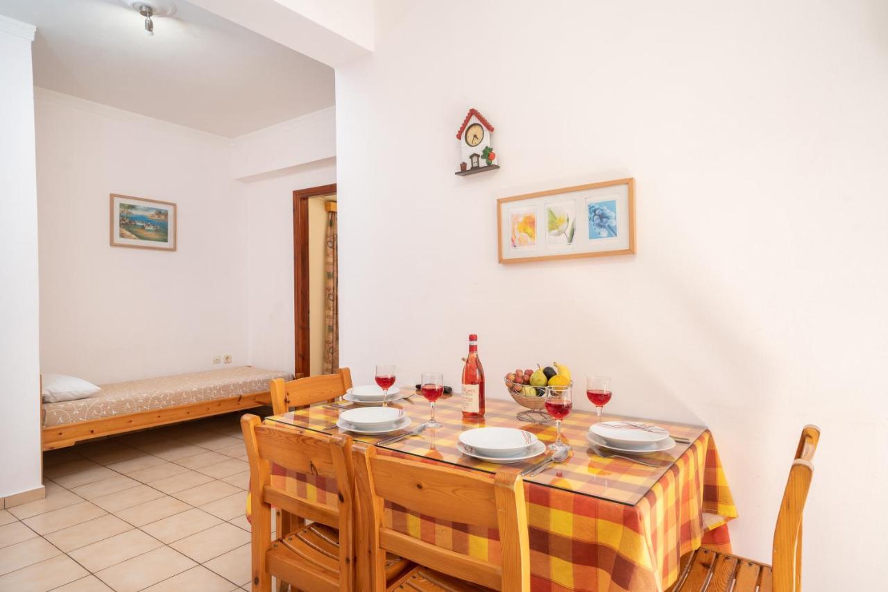 Alexatos Studios & Apartments Agia Efimia Bagian luar foto