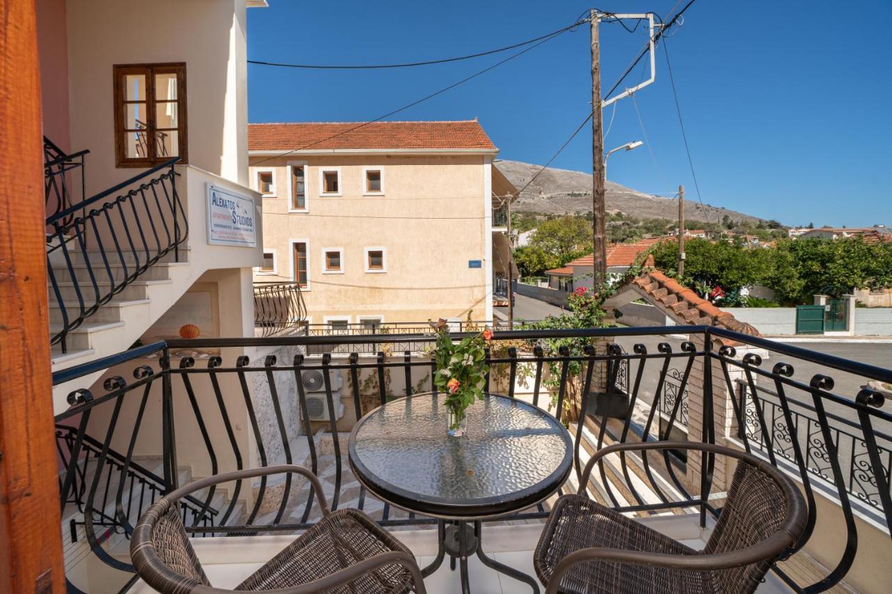 Alexatos Studios & Apartments Agia Efimia Bagian luar foto