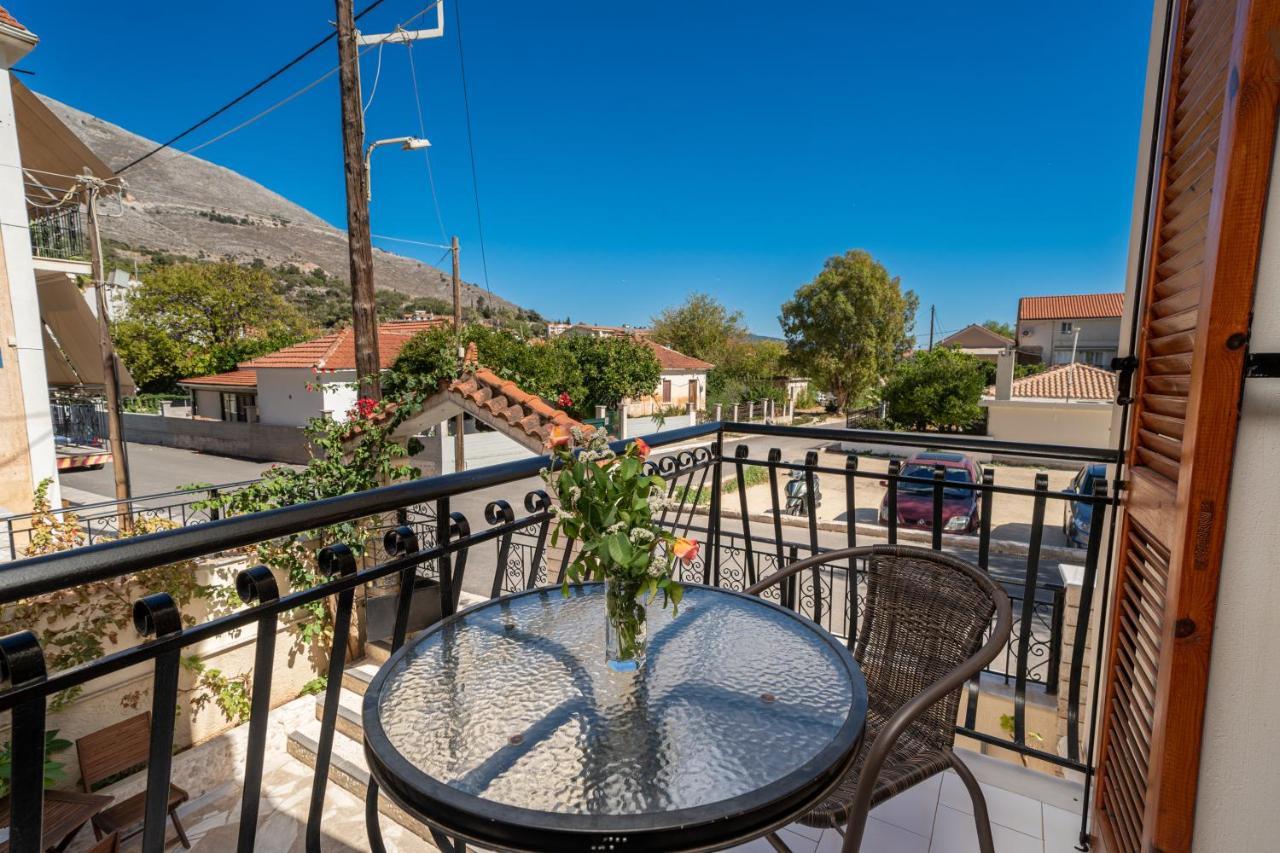 Alexatos Studios & Apartments Agia Efimia Bagian luar foto