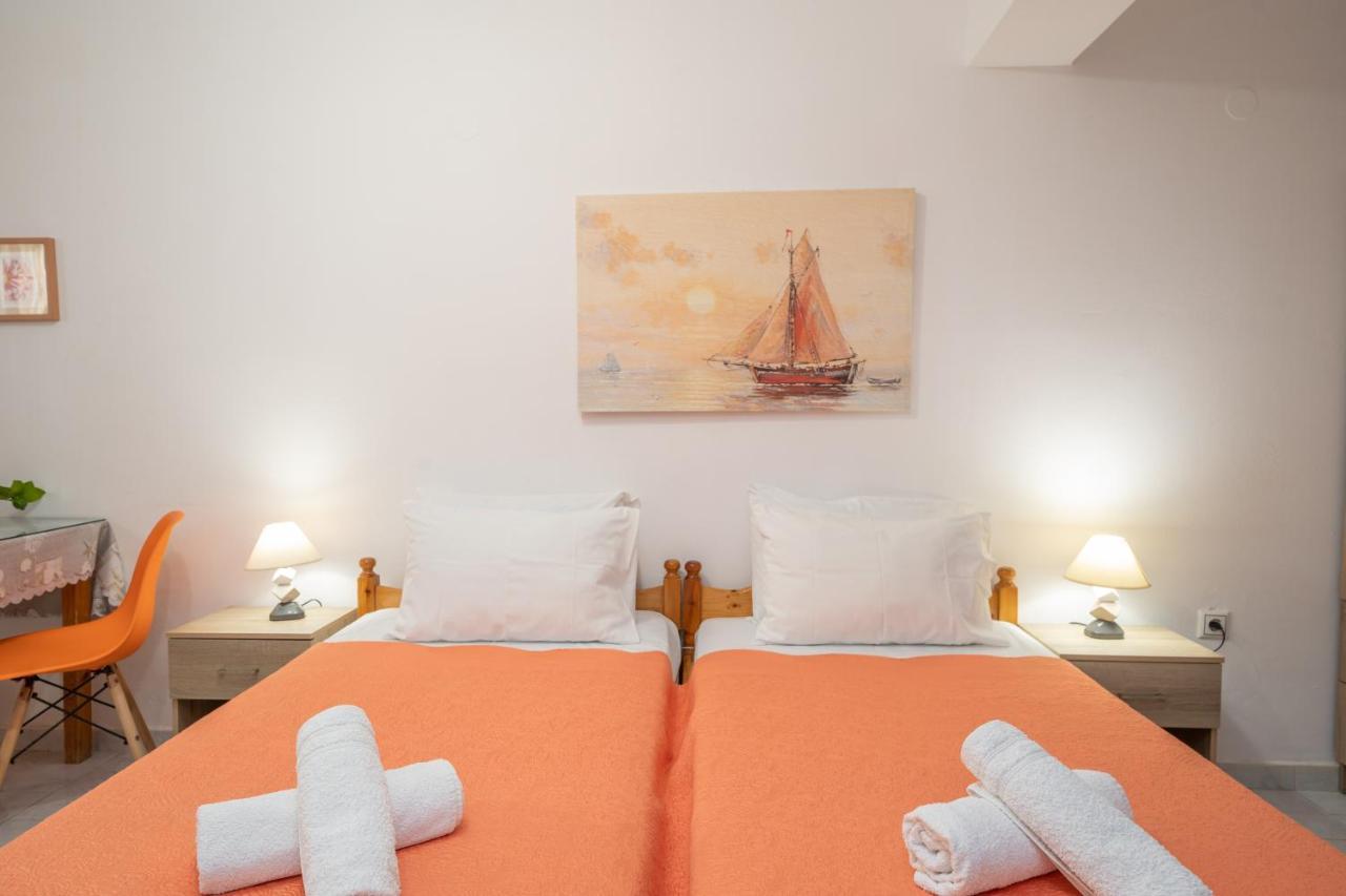 Alexatos Studios & Apartments Agia Efimia Bagian luar foto