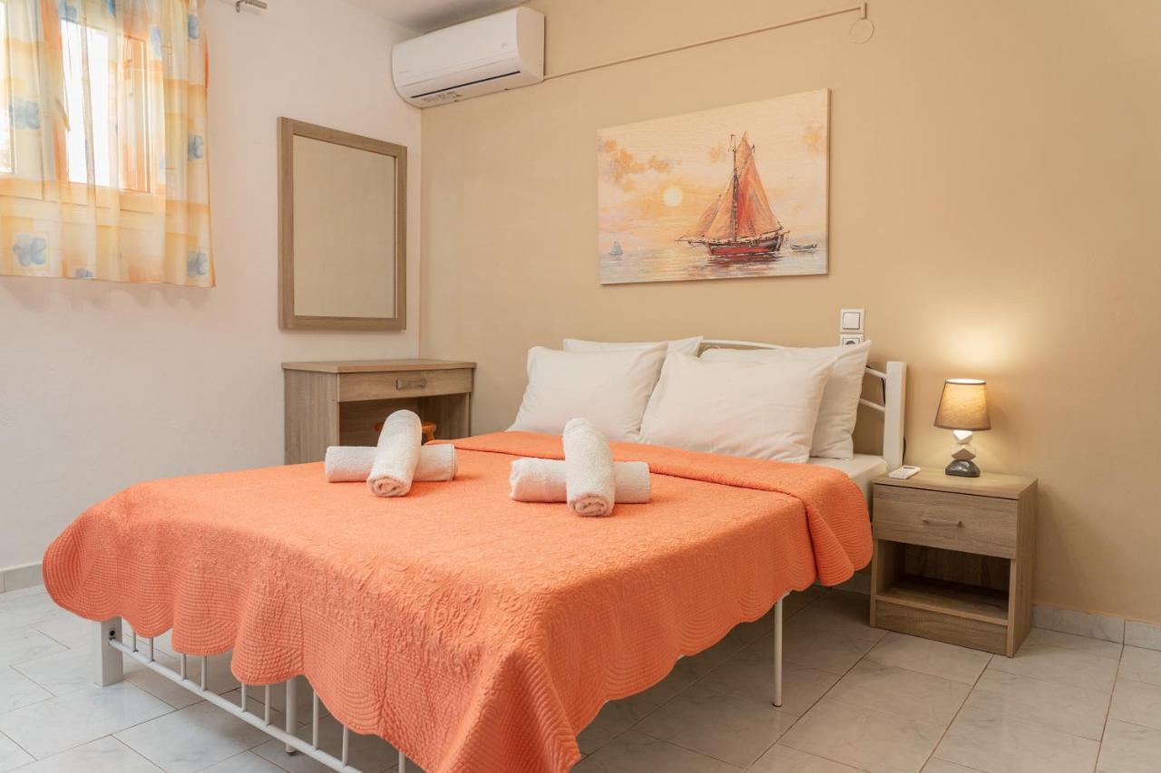 Alexatos Studios & Apartments Agia Efimia Bagian luar foto